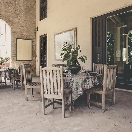 La Luna Nel Pozzo Guest house
